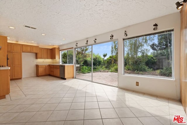 2243 Newquist Court, Camarillo, CA 93010 — photo 20 of 38