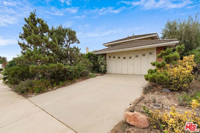 2243 Newquist Court, Camarillo, CA 93010 — photo 5 of 38