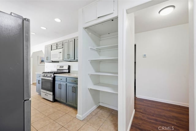 826 Katherine Road, Simi Valley, CA 93063 — photo 9 of 31