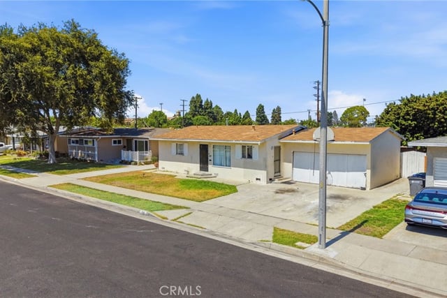 139 E 229th Street, Carson, CA 90745 — photo 5 of 39