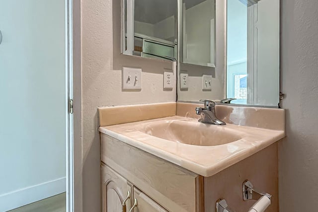 2392 Alscot Avenue, Simi Valley, CA 93063 — photo 24 of 47