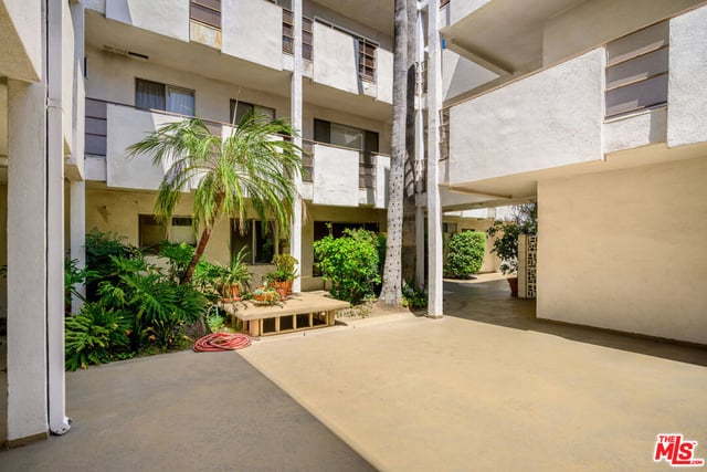 4445 Cartwright Avenue 110, Toluca Lake, CA 91602 — photo 25 of 27