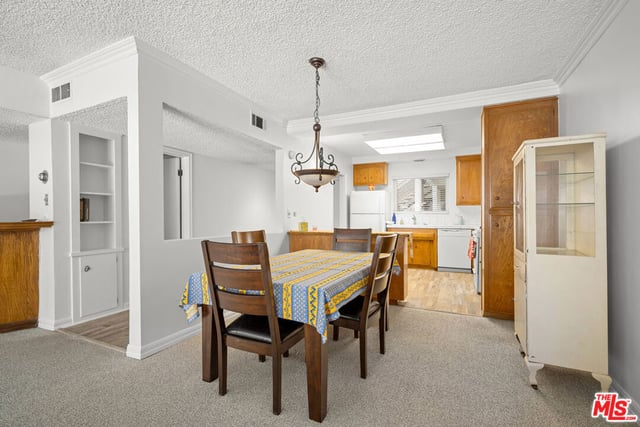 4445 Cartwright Avenue 110, Toluca Lake, CA 91602 — photo 8 of 27