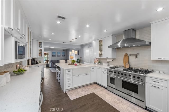 23549 Cherry, Newhall, CA 91321 — photo 8 of 71