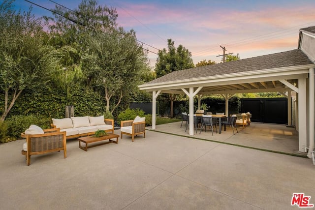 4900 Radford Avenue, Valley Village, CA 91607 — photo 37 of 44
