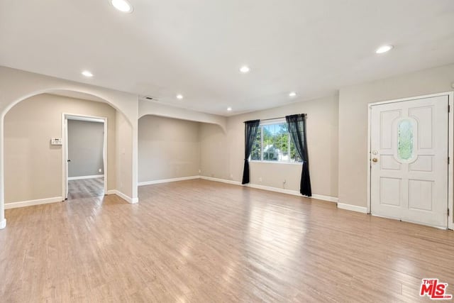 5945 Yarmouth Avenue, Los Angeles, CA 91316 — photo 13 of 50