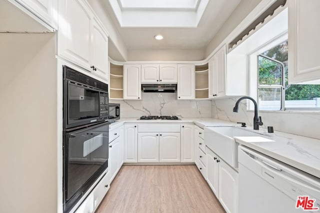5945 Yarmouth Avenue, Los Angeles, CA 91316 — photo 16 of 50