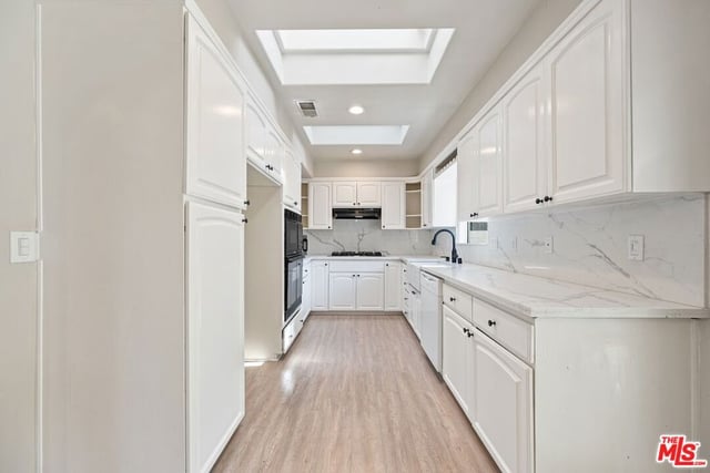 5945 Yarmouth Avenue, Los Angeles, CA 91316 — photo 17 of 50