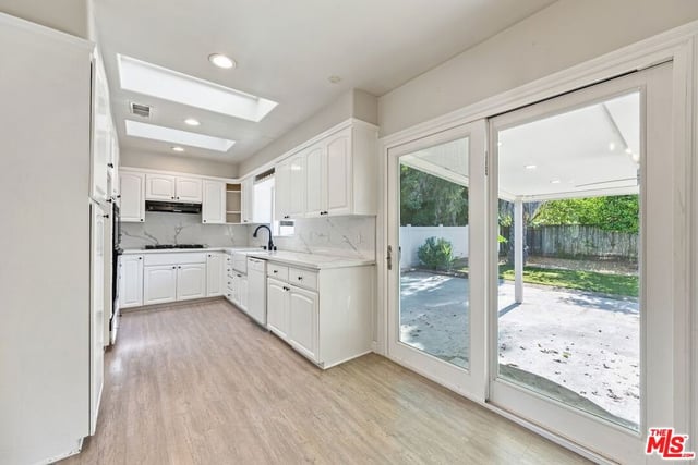 5945 Yarmouth Avenue, Los Angeles, CA 91316 — photo 19 of 50
