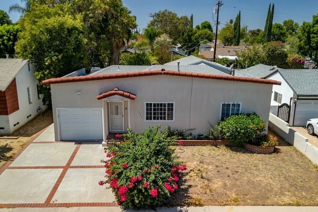 5945 Yarmouth Avenue, Los Angeles, CA 91316 — photo 2 of 50