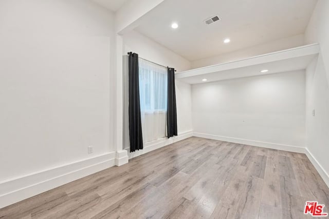 5945 Yarmouth Avenue, Los Angeles, CA 91316 — photo 23 of 50