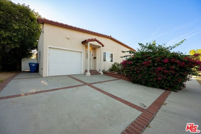 5945 Yarmouth Avenue, Los Angeles, CA 91316 — photo 6 of 50