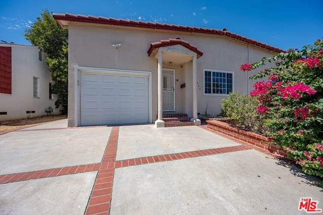 5945 Yarmouth Avenue, Los Angeles, CA 91316 — photo 7 of 50
