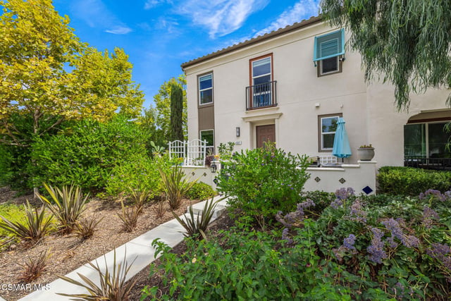 697 Camino Tierra Santa, Camarillo, CA 93010 — photo 4 of 40
