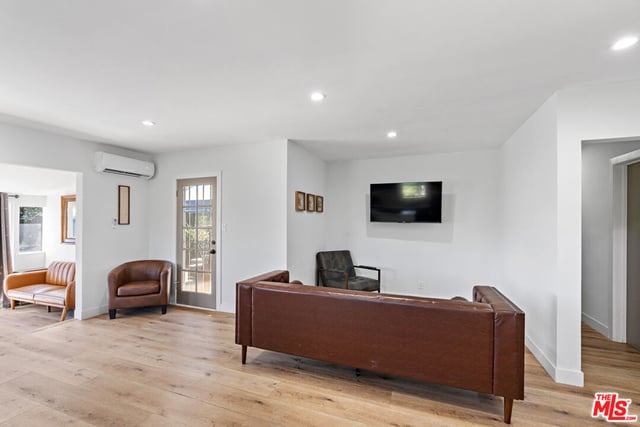 6744 Mulholland Drive, Los Angeles, CA 90068 — photo 16 of 49