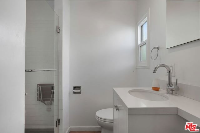1271 S Mullen Avenue, Los Angeles, CA 90019 — photo 20 of 29
