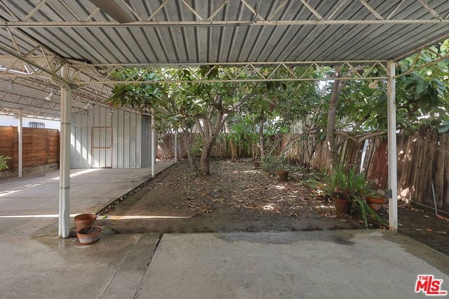 1271 S Mullen Avenue, Los Angeles, CA 90019 — photo 23 of 29
