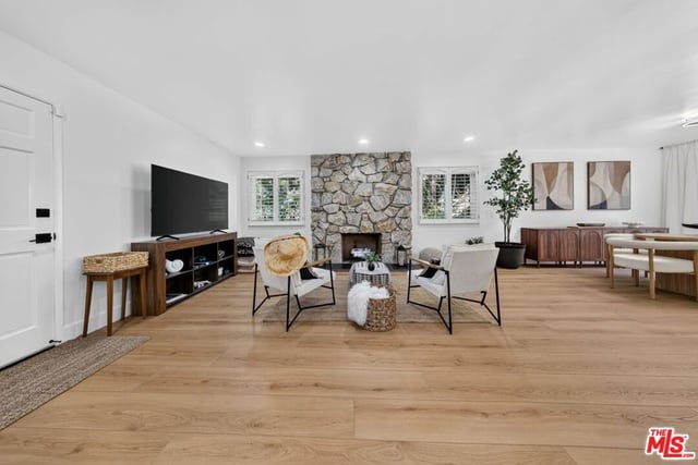 10765 Wrightwood Lane, Los Angeles, CA 91604 — photo 11 of 71