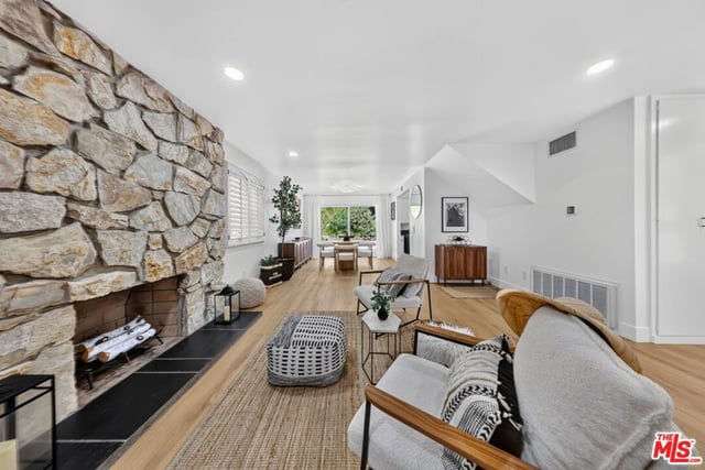 10765 Wrightwood Lane, Los Angeles, CA 91604 — photo 12 of 71