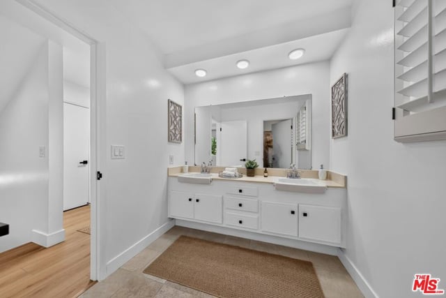 10765 Wrightwood Lane, Los Angeles, CA 91604 — photo 42 of 71
