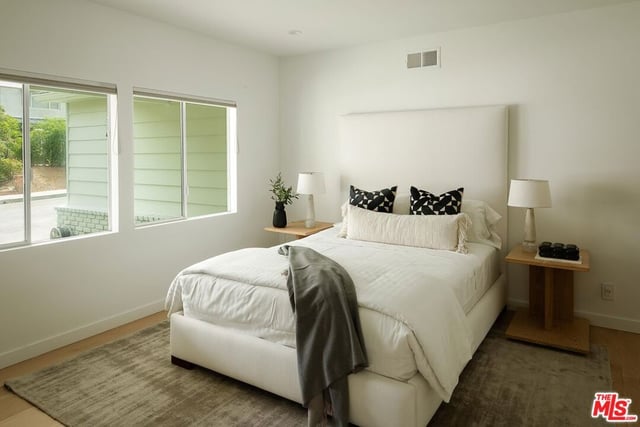 3109 Dona Susana Drive, Studio City, CA 91604 — photo 15 of 37