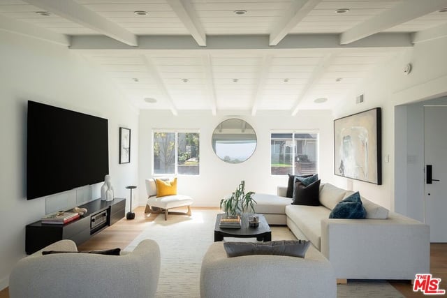 3109 Dona Susana Drive, Studio City, CA 91604 — photo 4 of 37