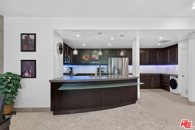 324 N Palm Drive 404, Beverly Hills, CA 90210 — photo 14 of 41