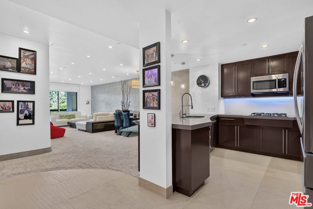 324 N Palm Drive 404, Beverly Hills, CA 90210 — photo 20 of 41