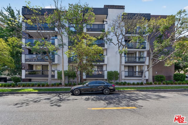 324 N Palm Drive 404, Beverly Hills, CA 90210 — photo 5 of 41