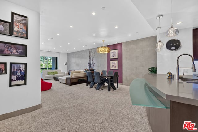 324 N Palm Drive 404, Beverly Hills, CA 90210 — photo 8 of 41