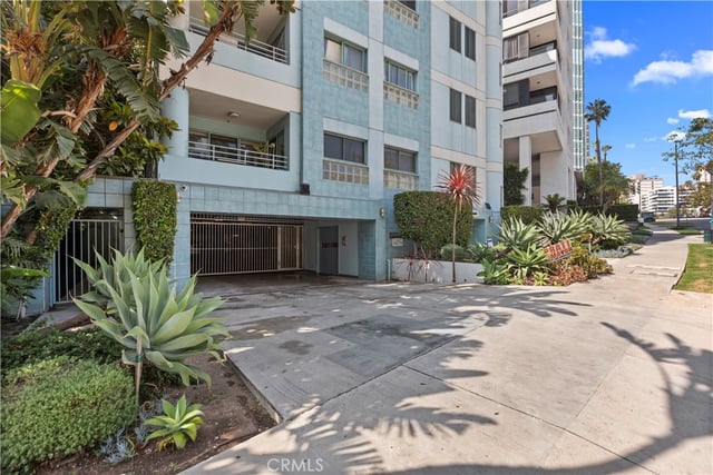 10336 Wilshire 703, Los Angeles, CA 90024 — photo 2 of 27
