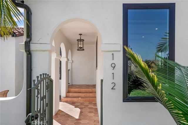 1912 W 76th, Los Angeles, CA 90047 — photo 4 of 69