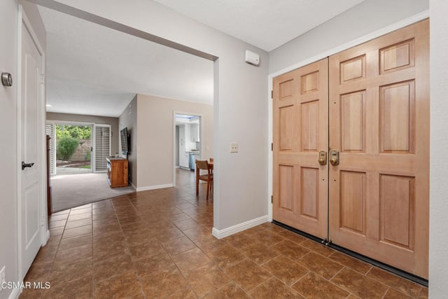 30130 Leticia Court, Agoura Hills, CA 91301 — photo 4 of 37
