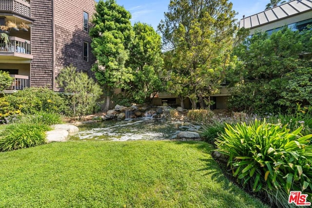 950 N Kings Road 230, West Hollywood, CA 90069 — photo 13 of 14