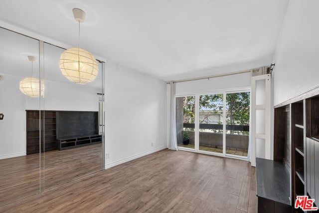 950 N Kings Road 230, West Hollywood, CA 90069 — photo 2 of 14