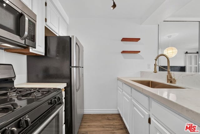 950 N Kings Road 230, West Hollywood, CA 90069 — photo 3 of 14