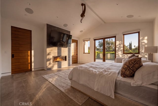 23262 Gonzales Drive, Woodland Hills, CA 91367 — photo 14 of 75