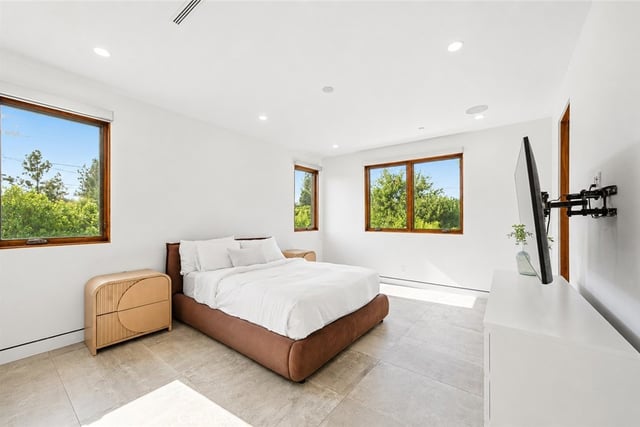 23262 Gonzales Drive, Woodland Hills, CA 91367 — photo 43 of 75