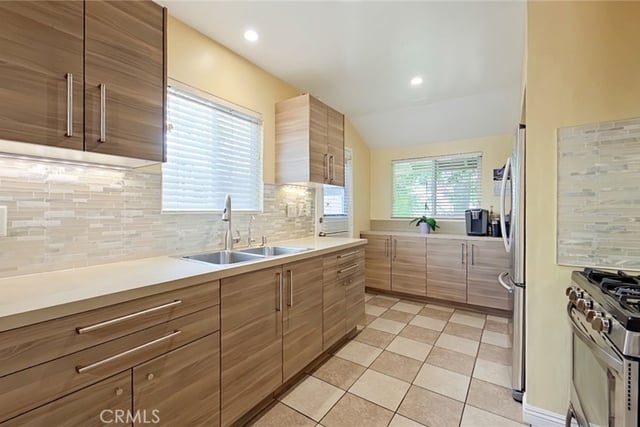 7827 Louise, Northridge, CA 91325 — photo 2 of 25