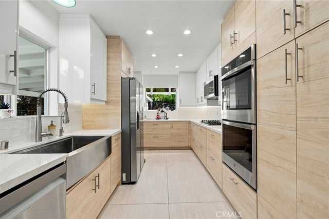 2142 E Chevy Chase, Glendale, CA 91206 — photo 2 of 57