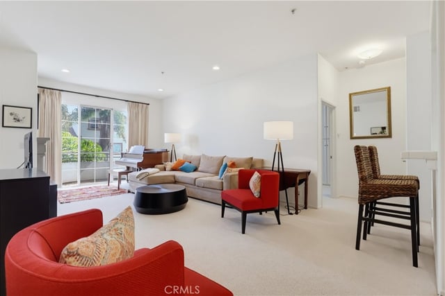 3535 Dunn Drive 201, Los Angeles, CA 90034 — photo 3 of 31