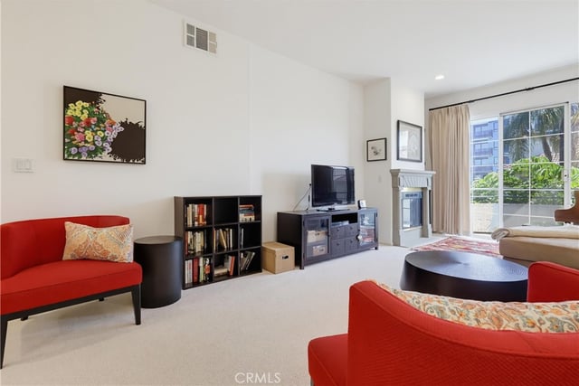 3535 Dunn Drive 201, Los Angeles, CA 90034 — photo 4 of 31
