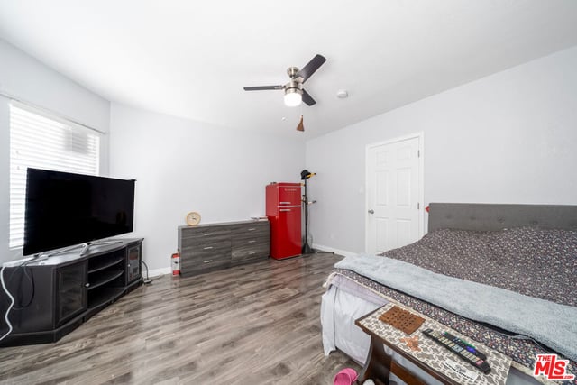 804 W 55th Street, Los Angeles, CA 90037 — photo 13 of 25