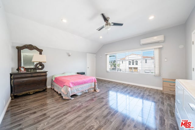 804 W 55th Street, Los Angeles, CA 90037 — photo 19 of 25
