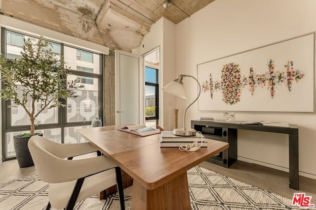330 W 11th Street 401 & 402, Los Angeles, CA 90015 — photo 12 of 37