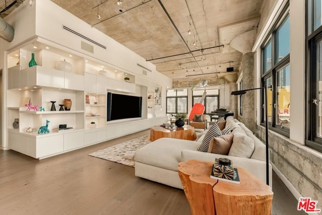 330 W 11th Street 401 & 402, Los Angeles, CA 90015 — photo 2 of 37