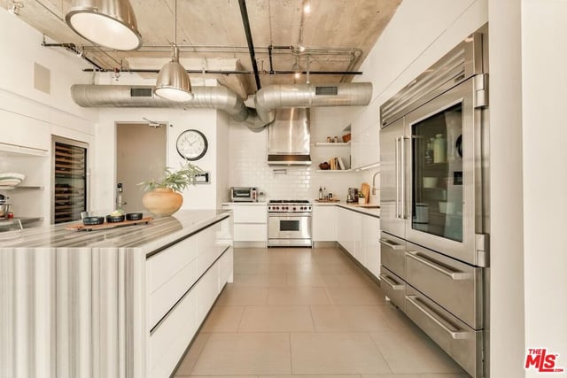 330 W 11th Street 401 & 402, Los Angeles, CA 90015 — photo 24 of 37