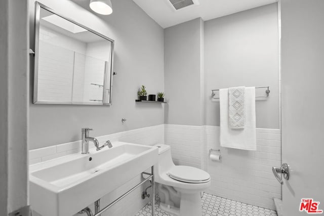970 Palm Avenue 218, West Hollywood, CA 90069 — photo 5 of 24