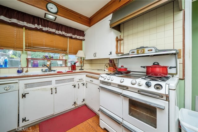 6710 Calhoun, Van Nuys, CA 91405 — photo 13 of 59