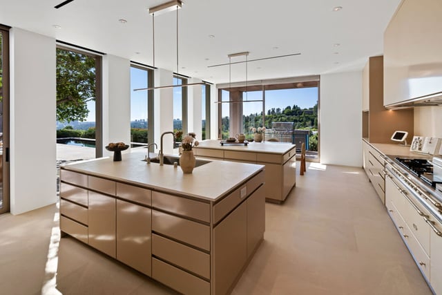 1016 N Hillcrest Road, Beverly Hills, CA 90210 — photo 18 of 44